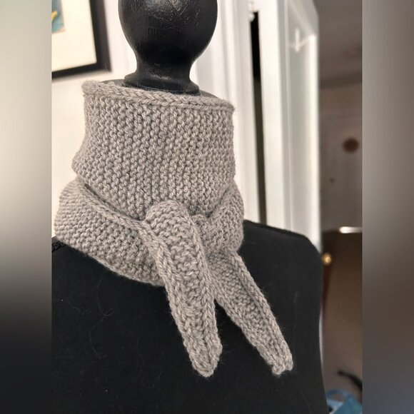 Handmade Sophie Scarf in Grey Acrylic/Wool Mix Size Lg. - Picture 2 of 9